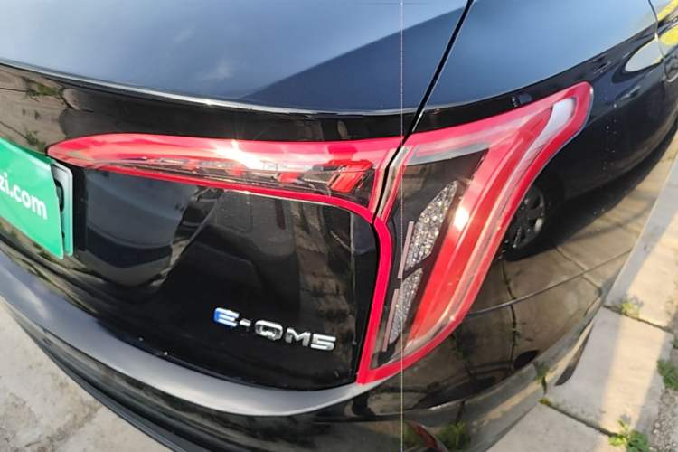 Used Hongqi E-QM5 2022 431 km Charge & Enjoy Edition Right Rear Taillight