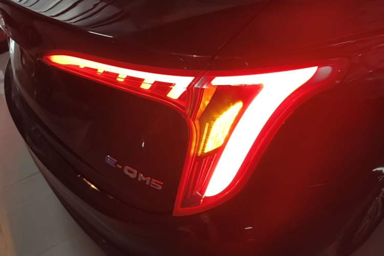 Used Hongqi E-QM5 2022 431 km Charge & Enjoy Edition Right Rear Taillight