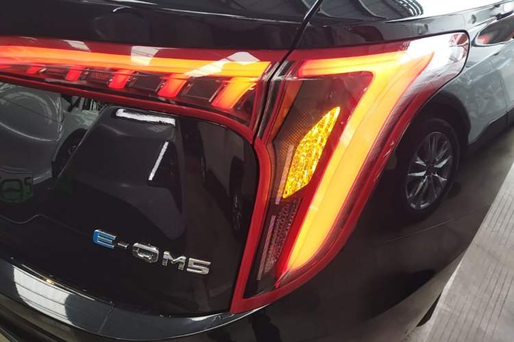 Used Hongqi E-QM5 2022 431 km Charge & Enjoy Edition Right Rear Taillight