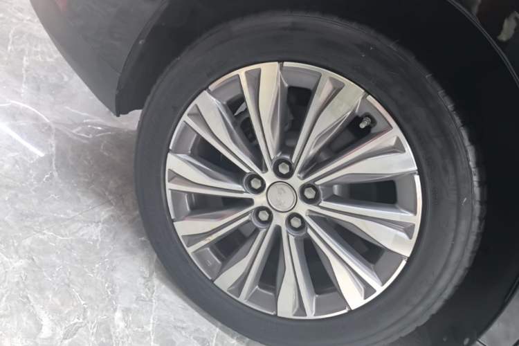 Used Hongqi E-QM5 2022 431 km Charge & Enjoy Edition Right Rear Wheel Hub