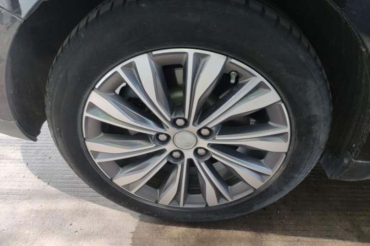 Used Hongqi E-QM5 2022 431 km Charge & Enjoy Edition Right Rear Wheel Hub