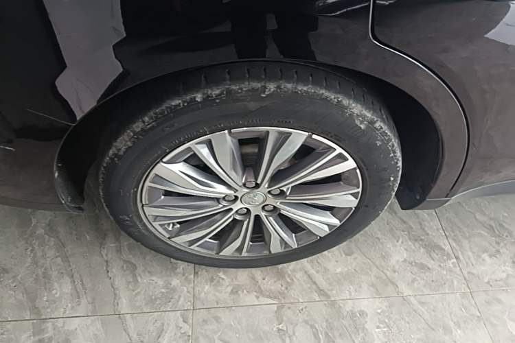 Used Hongqi E-QM5 2022 431 km Charge & Enjoy Edition Right Rear Wheel Hub
