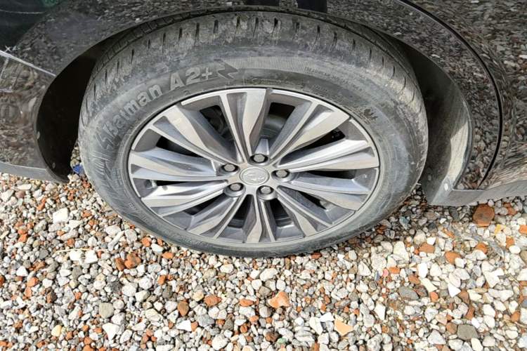 Used Hongqi E-QM5 2022 431 km Charge & Enjoy Edition Right Rear Wheel Hub