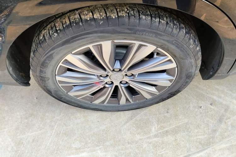 Used Hongqi E-QM5 2022 431 km Charge & Enjoy Edition Right Rear Wheel Hub