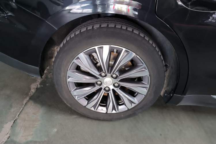 Used Hongqi E-QM5 2022 431 km Charge & Enjoy Edition Right Rear Wheel Hub