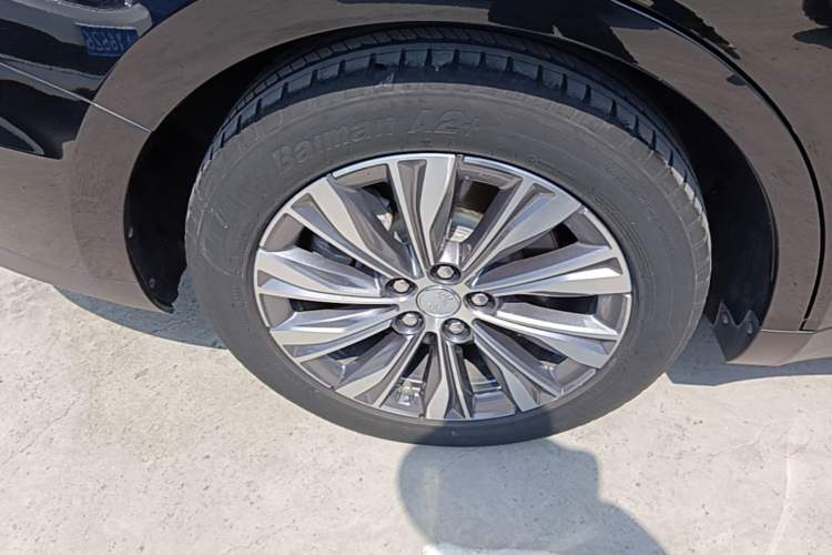 Used Hongqi E-QM5 2022 431 km Charge & Enjoy Edition Right Rear Wheel Hub