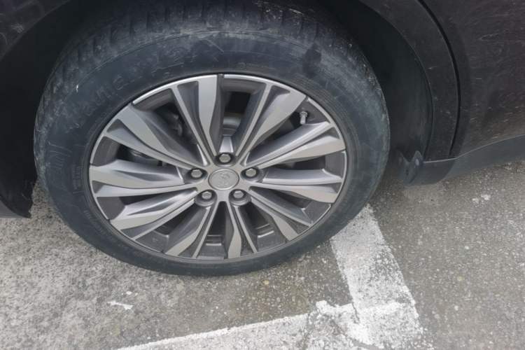 Used Hongqi E-QM5 2022 431 km Charge & Enjoy Edition Right Rear Wheel Hub
