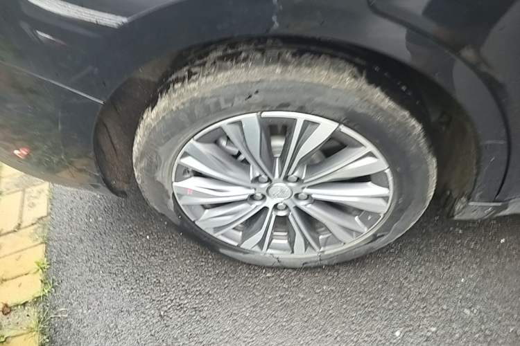 Used Hongqi E-QM5 2022 431 km Charge & Enjoy Edition Right Rear Wheel Hub