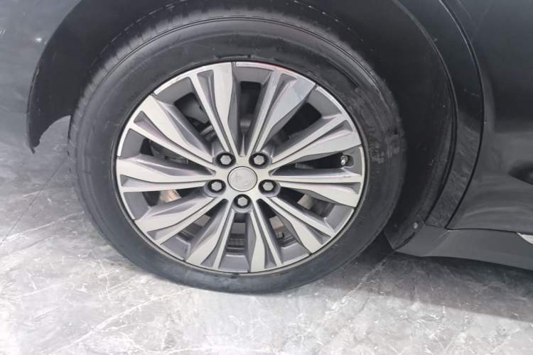 Used Hongqi E-QM5 2022 431 km Charge & Enjoy Edition Right Rear Wheel Hub
