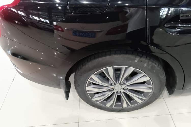 Used Hongqi E-QM5 2022 431 km Charge & Enjoy Edition Right Rear Wheel Hub