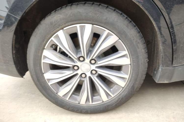 Used Hongqi E-QM5 2022 431 km Charge & Enjoy Edition Right Rear Wheel Hub