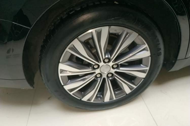 Used Hongqi E-QM5 2022 431 km Charge & Enjoy Edition Right Rear Wheel Hub