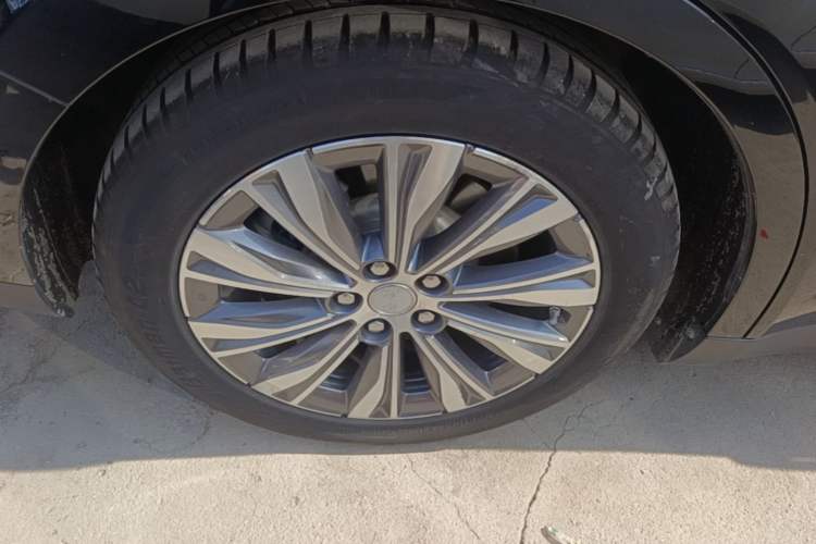 Used Hongqi E-QM5 2022 431 km Charge & Enjoy Edition Right Rear Wheel Hub