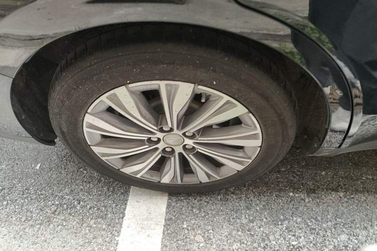 Used Hongqi E-QM5 2022 431 km Charge & Enjoy Edition Right Rear Wheel Hub