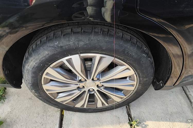 Used Hongqi E-QM5 2022 431 km Charge & Enjoy Edition Right Rear Wheel Hub