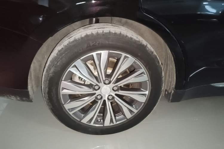Used Hongqi E-QM5 2022 431 km Charge & Enjoy Edition Right Rear Wheel Hub