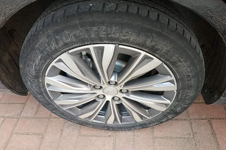 Used Hongqi E-QM5 2022 431 km Charge & Enjoy Edition Right Rear Wheel Hub
