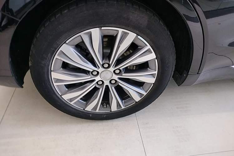 Used Hongqi E-QM5 2022 431 km Charge & Enjoy Edition Right Rear Wheel Hub
