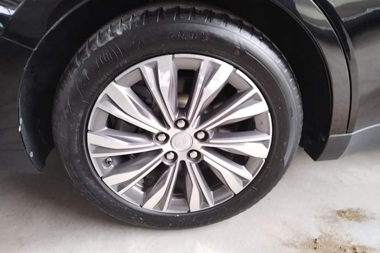 Used Hongqi E-QM5 2022 431 km Charge & Enjoy Edition Right Rear Wheel Hub