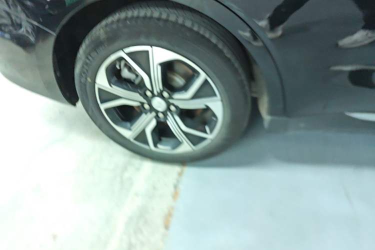 Used Hongqi E-QM5 2022 431 km Charge & Enjoy Edition Right Rear Wheel Hub