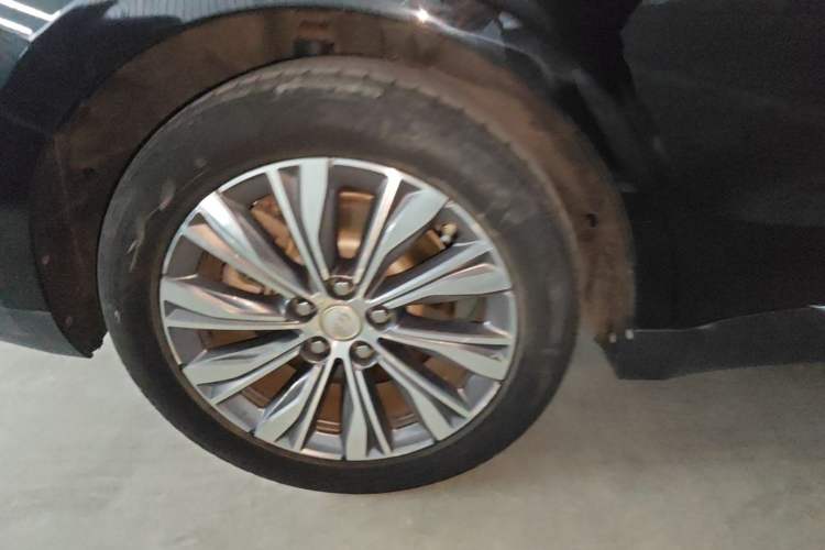 Used Hongqi E-QM5 2022 431 km Charge & Enjoy Edition Right Rear Wheel Hub