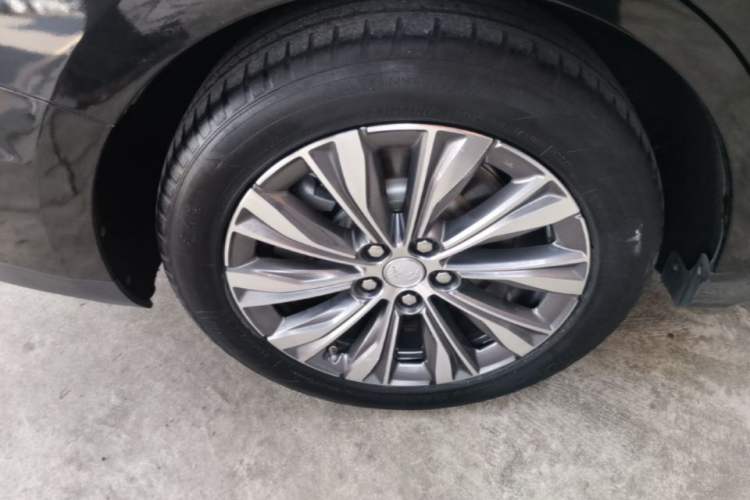 Used Hongqi E-QM5 2022 431 km Charge & Enjoy Edition Right Rear Wheel Hub