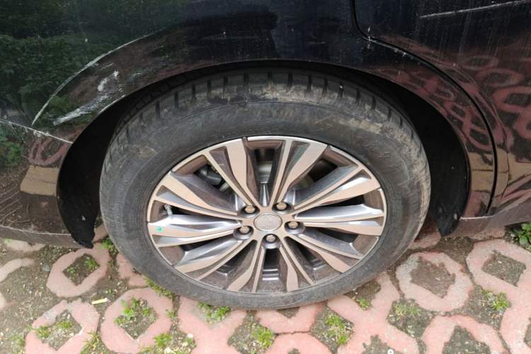 Used Hongqi E-QM5 2022 431 km Charge & Enjoy Edition Right Rear Wheel Hub