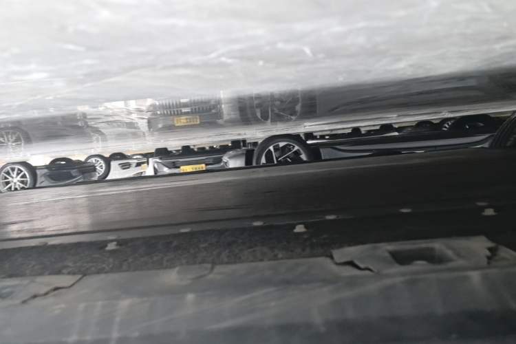 Used Hongqi E-QM5 2022 431 km Charge & Enjoy Edition Right Side Sill