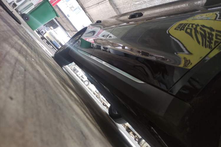 Used Hongqi E-QM5 2022 431 km Charge & Enjoy Edition Right Side Sill
