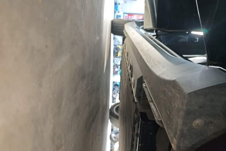 Used Hongqi E-QM5 2022 431 km Charge & Enjoy Edition Right Side Sill
