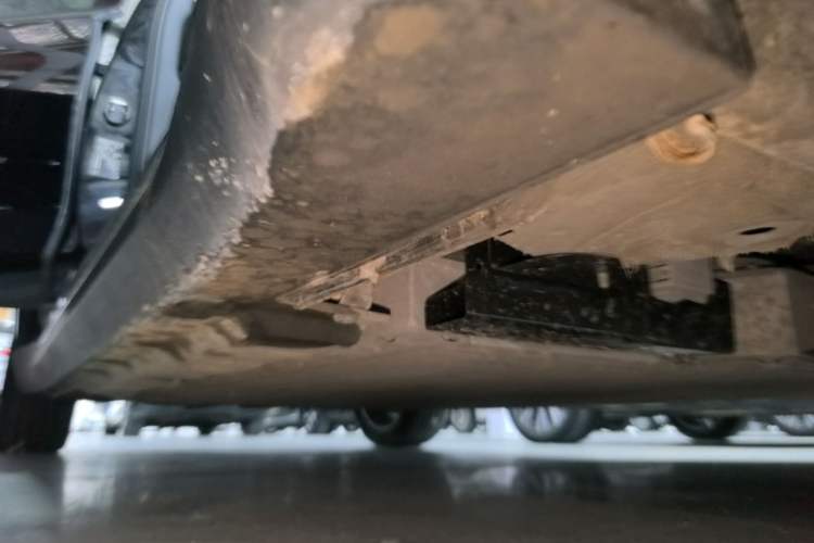 Used Hongqi E-QM5 2022 431 km Charge & Enjoy Edition Right Side Sill