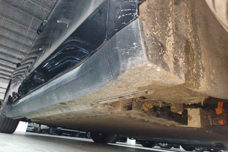 Used Hongqi E-QM5 2022 431 km Charge & Enjoy Edition Right Side Sill