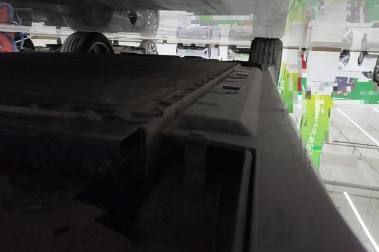 Used Hongqi E-QM5 2022 431 km Charge & Enjoy Edition Right Side Sill