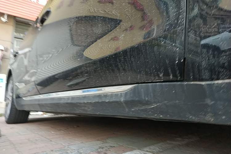 Used Hongqi E-QM5 2022 431 km Charge & Enjoy Edition Right Side Sill