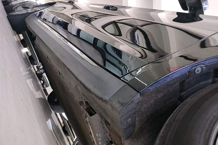 Used Hongqi E-QM5 2022 431 km Charge & Enjoy Edition Right Side Sill