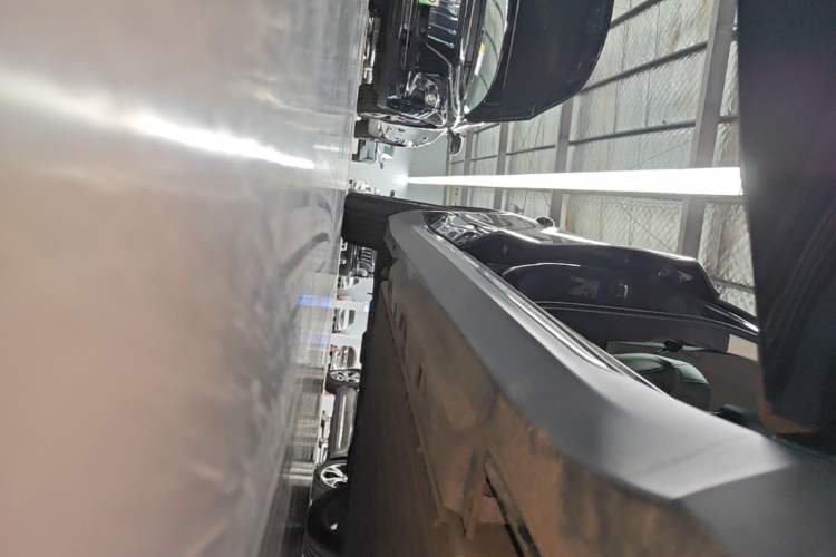 Used Hongqi E-QM5 2022 431 km Charge & Enjoy Edition Right Side Sill