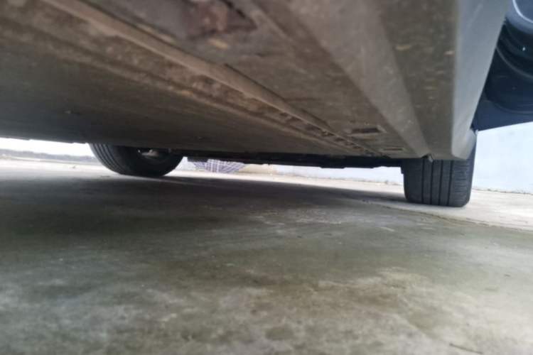 Used Hongqi E-QM5 2022 431 km Charge & Enjoy Edition Right Side Sill