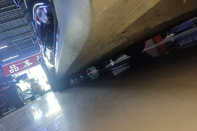 Used Hongqi E-QM5 2022 431 km Charge & Enjoy Edition Right Side Sill
