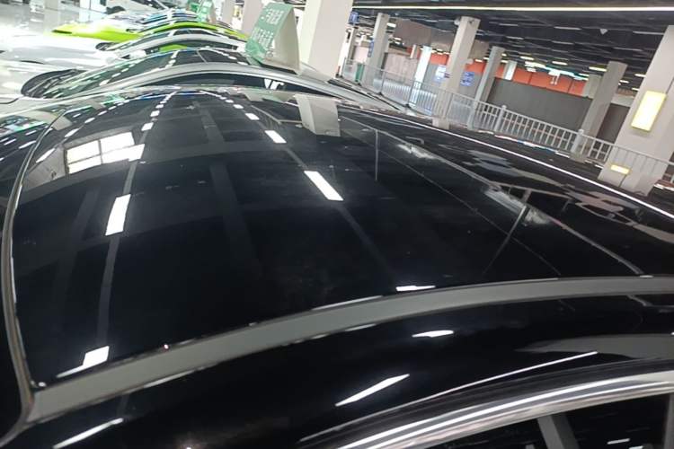 Used Hongqi E-QM5 2022 431 km Charge & Enjoy Edition Roof