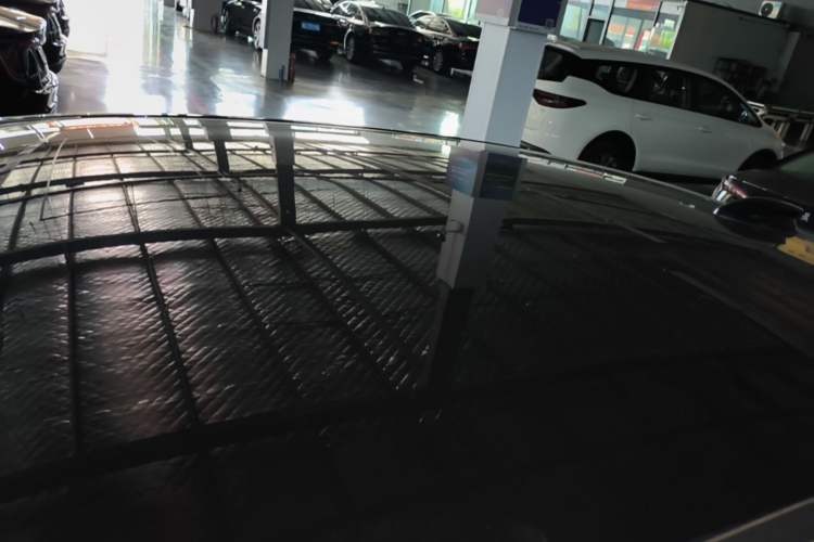 Used Hongqi E-QM5 2022 431 km Charge & Enjoy Edition Roof