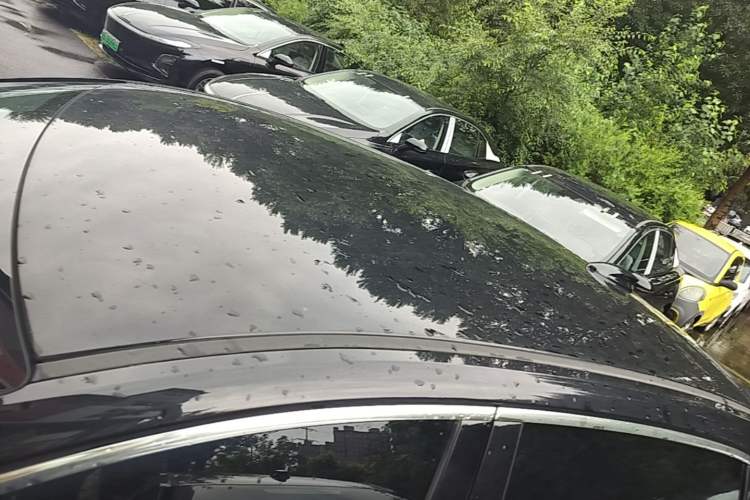 Used Hongqi E-QM5 2022 431 km Charge & Enjoy Edition Roof