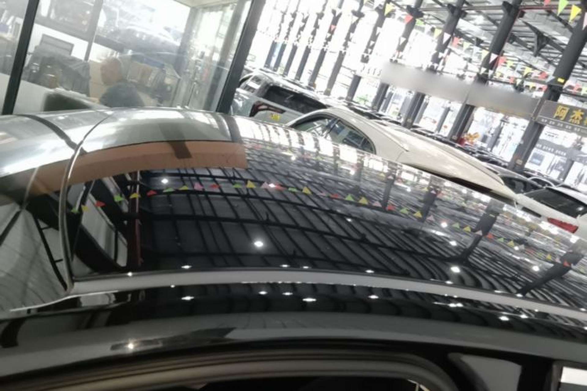Used Hongqi E-QM5 2022 431 km Charge & Enjoy Edition Roof
