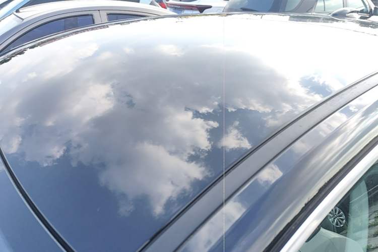 Used Hongqi E-QM5 2022 431 km Charge & Enjoy Edition Roof