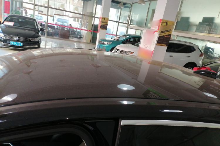 Used Hongqi E-QM5 2022 431 km Charge & Enjoy Edition Roof