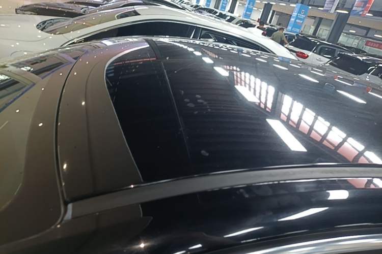 Used Hongqi E-QM5 2022 431 km Charge & Enjoy Edition Roof