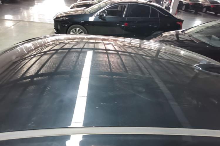Used Hongqi E-QM5 2022 431 km Charge & Enjoy Edition Roof