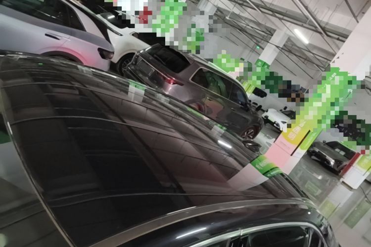 Used Hongqi E-QM5 2022 431 km Charge & Enjoy Edition Roof