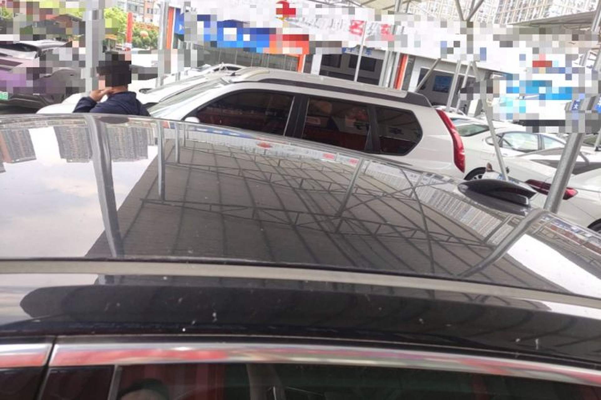 Used Hongqi E-QM5 2022 431 km Charge & Enjoy Edition Roof