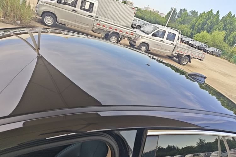 Used Hongqi E-QM5 2022 431 km Charge & Enjoy Edition Roof