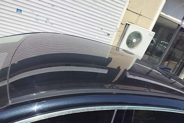 Used Hongqi E-QM5 2022 431 km Charge & Enjoy Edition Roof
